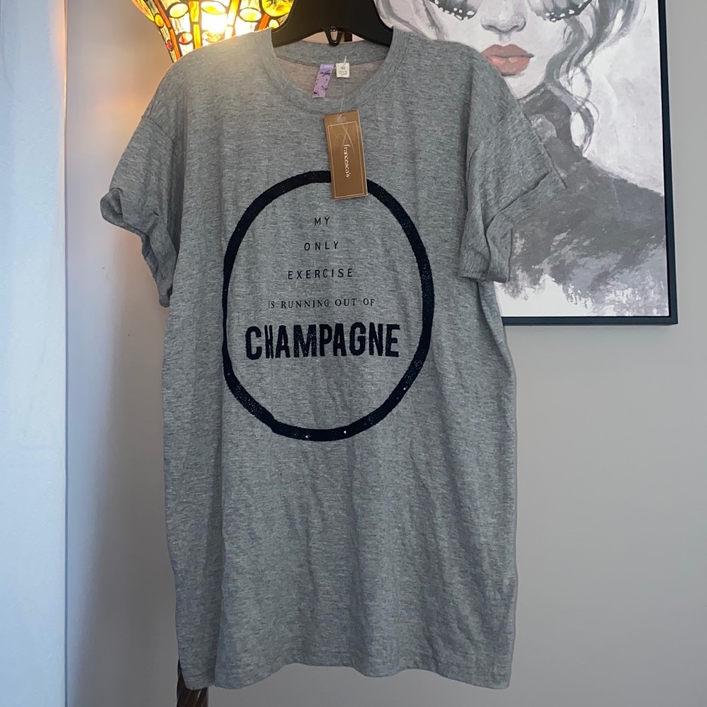 NWT Francesca’s Alya Women’s Beaded and Sequined Champagne Tee Gray Medium - Picture 2 of 7